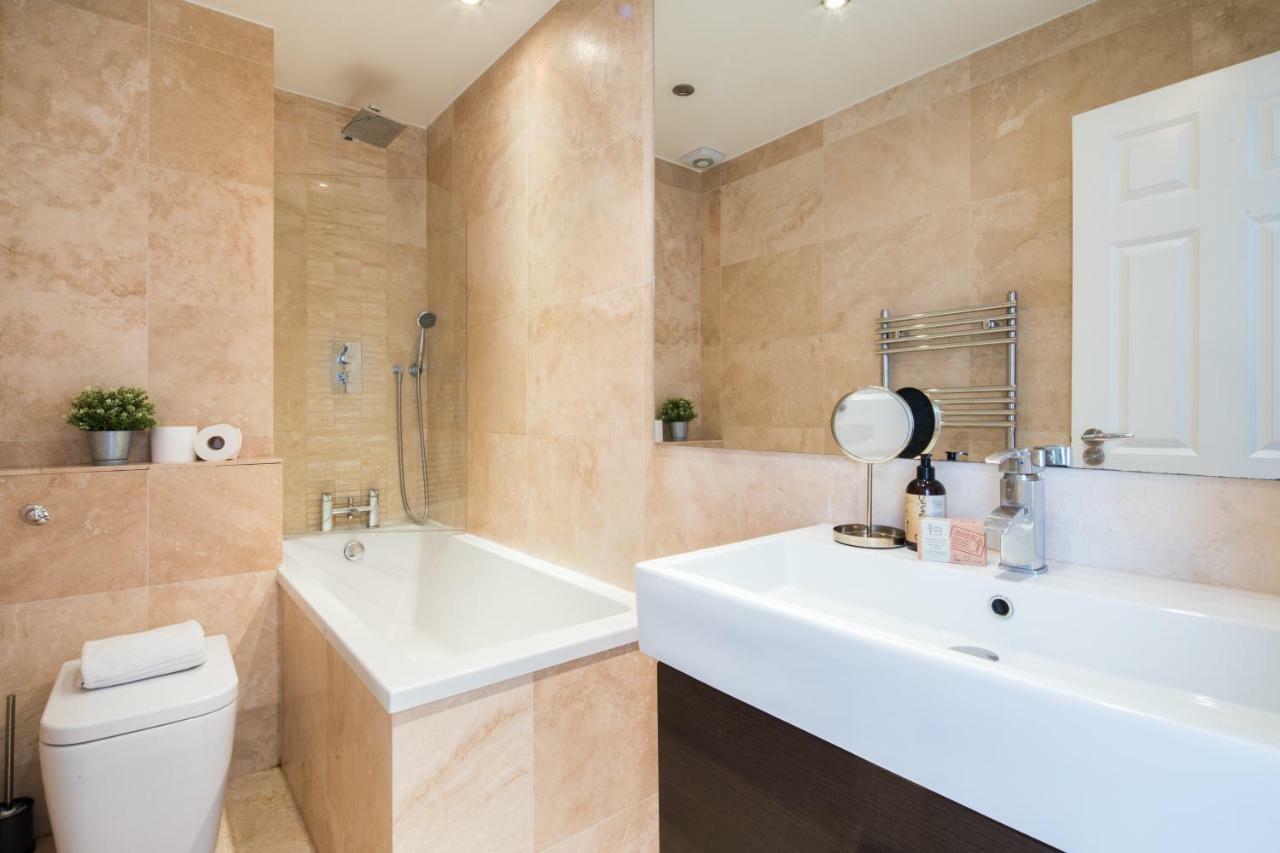 Gloucester Terrace By Lime Street Londra Exterior foto